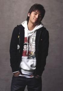 name: kang dae sung
stage names: d-lite, of birth: april 178 cm
weight: 63 kg
blood type: kyeongin