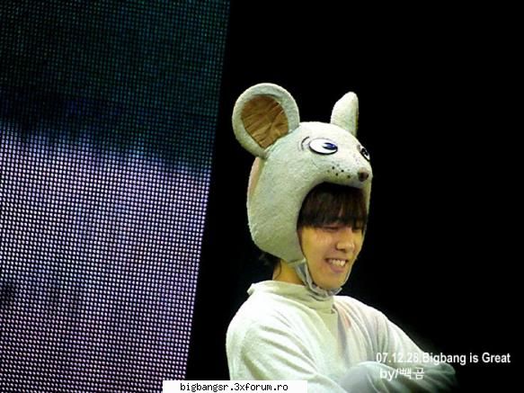 Funny Pics` - Nu-mi vine sa cred ca au dat concert imbracati - Poze